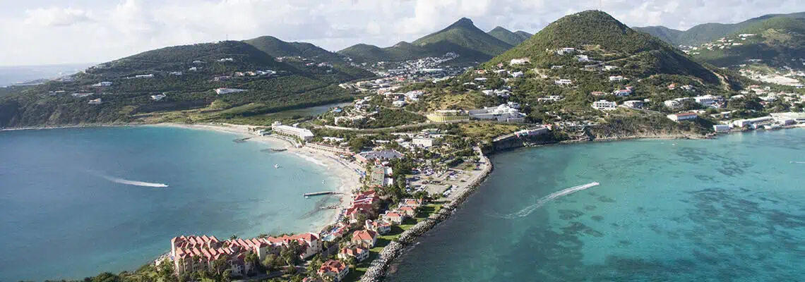 Uitzicht uit de lucht over eiland sint maarten