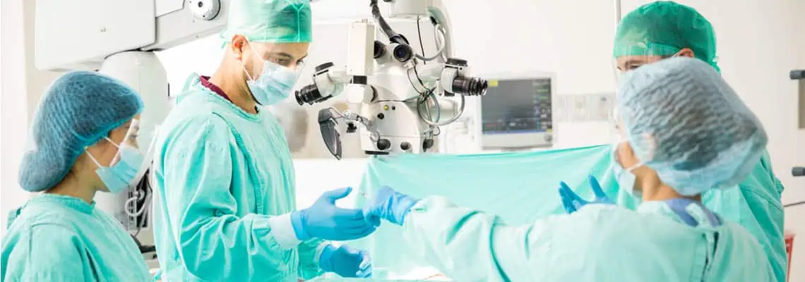 Team,Of,Doctors,Working,Together,During,A,Heart,Surgery,In