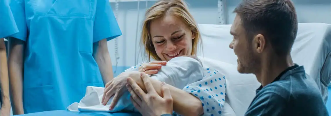 vrouw man baby geboorte