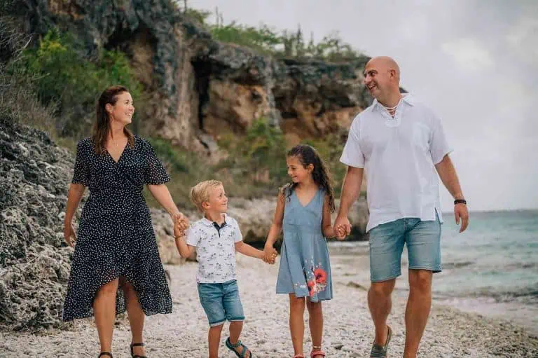 Simone met haar gezin op Bonaire