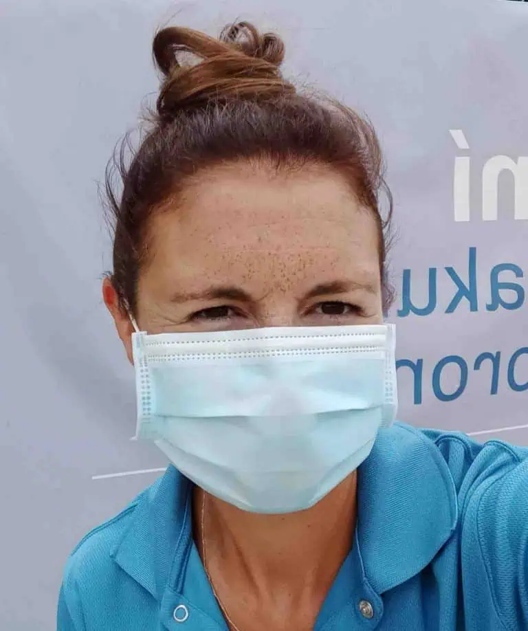 simone met mondmasker