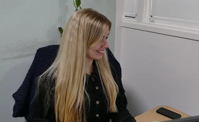 Marena bij het Flexbureau