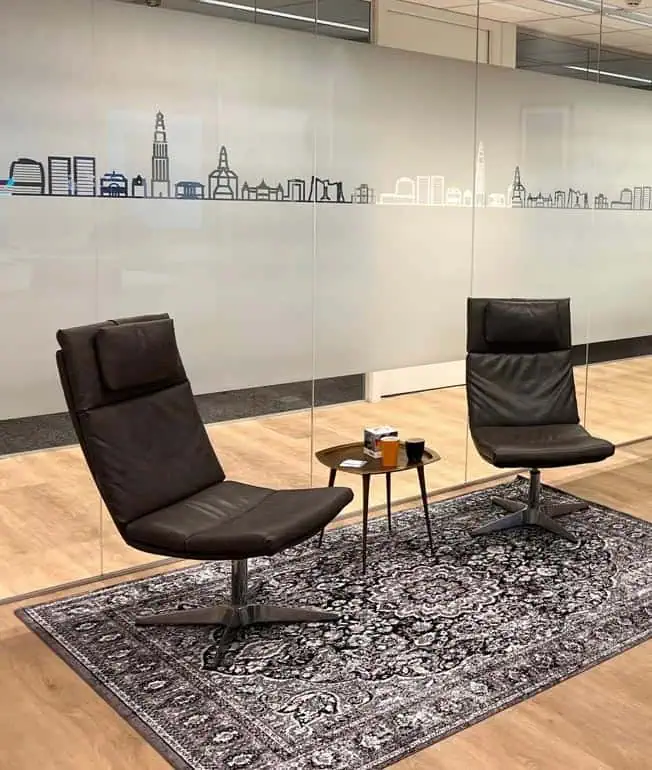 twee stoelen kantoor